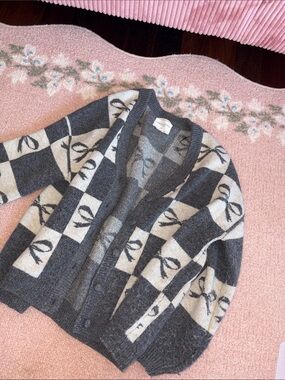 Women’s bow cardigan